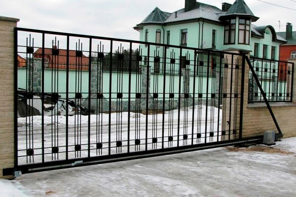 Откатные решетчатые ворота